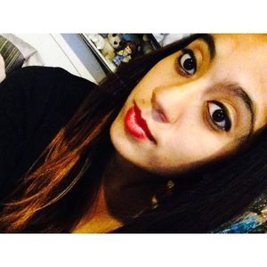 Meet your Posher, Raquel